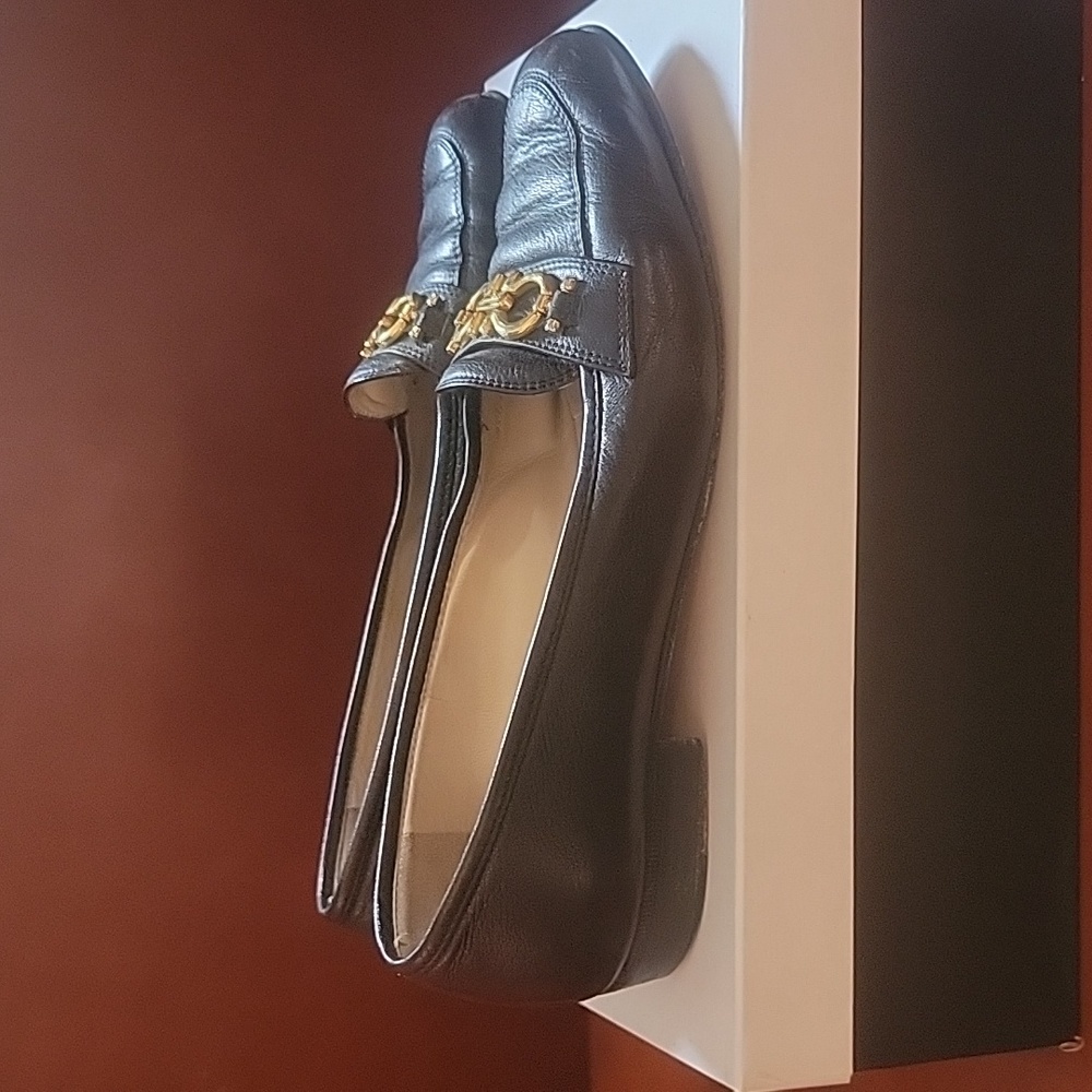 Salvatore Ferragamo Gancini black eather made in Italy loafers